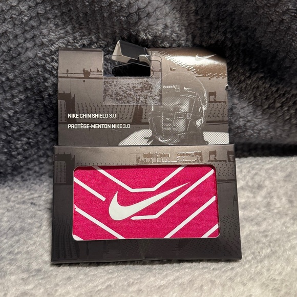 Nike Chin Shield 3.0 - Picture 1 of 5